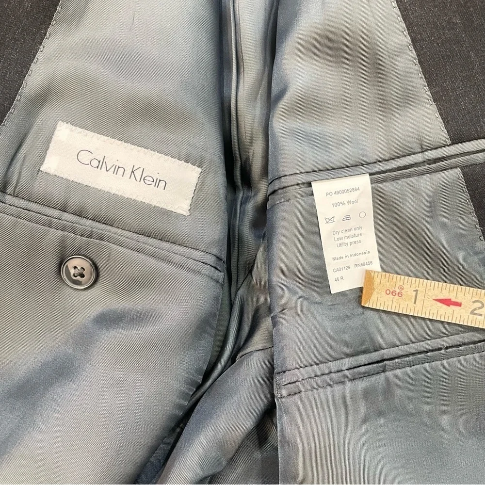 Calvin Klein 100% Wool Charcoal blazer 2 button suit jacket classic fit 46 Reg